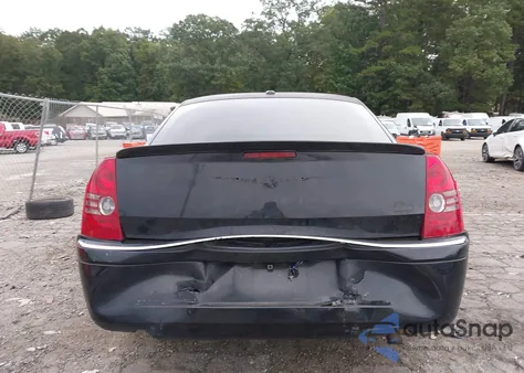 2010 Chrysler 300 Touring/Signature Series/Executive Series z USA, uszkodzony, nr VIN 2C3CA5CV7AH168007